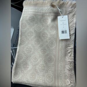 Tory Burch T MONOGRAM FLORAL OBLONG SCARF